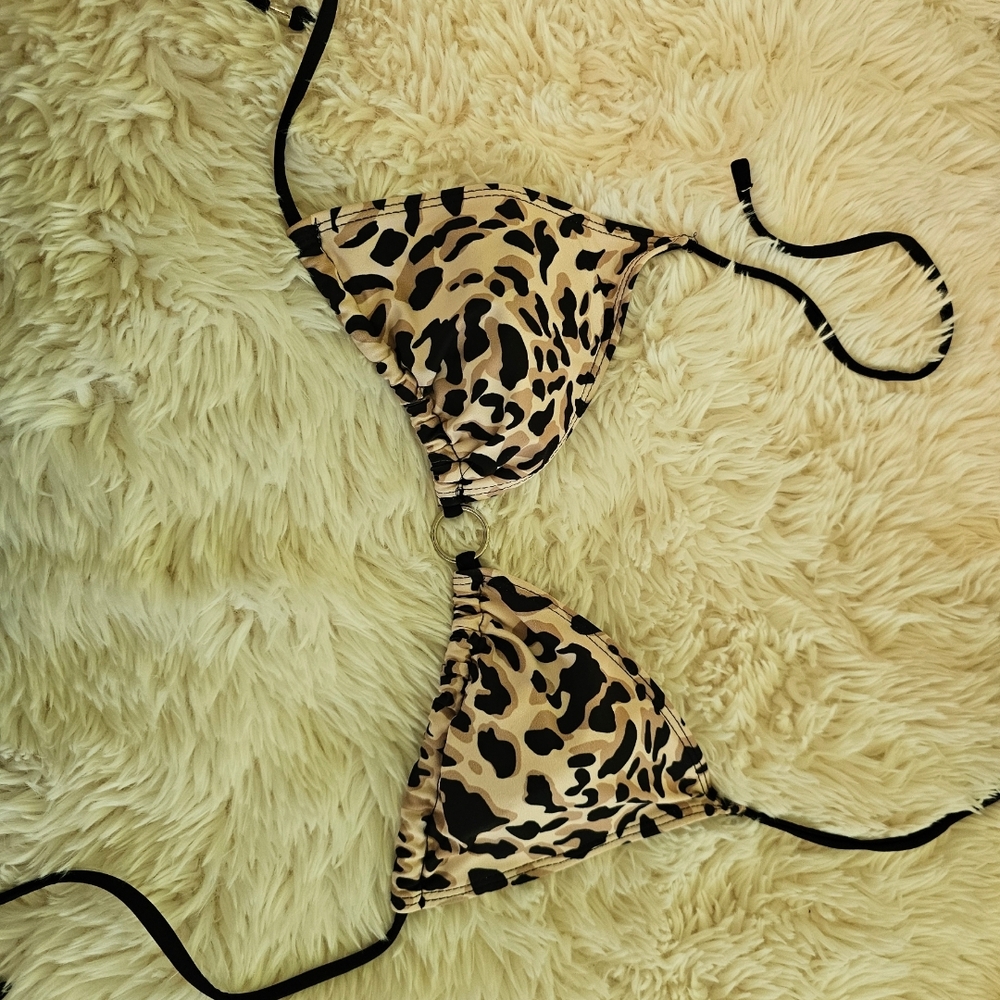 SHEIN Animal Print Bikini with Black Trim - Picture 4 of 4